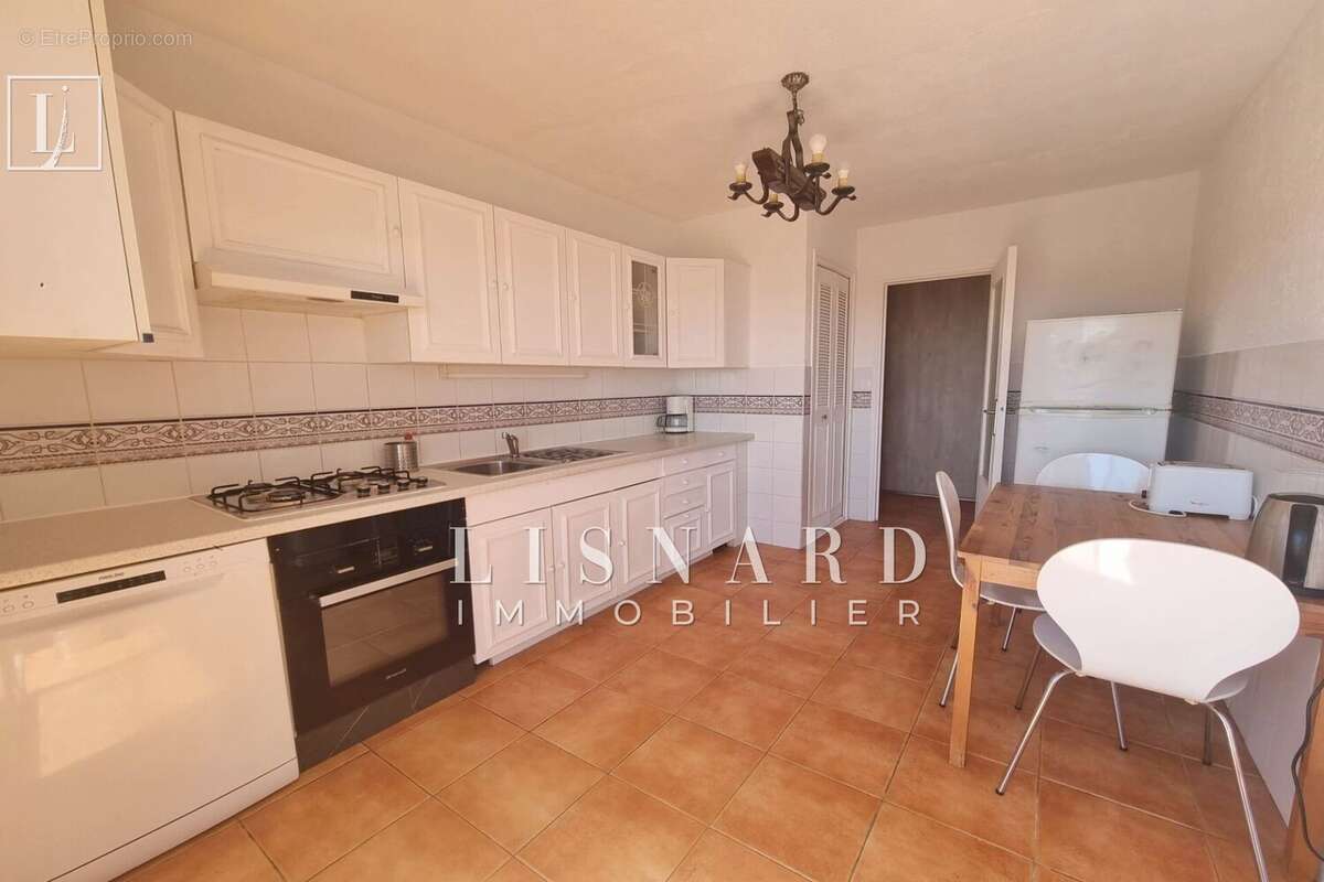 Appartement à VALLAURIS