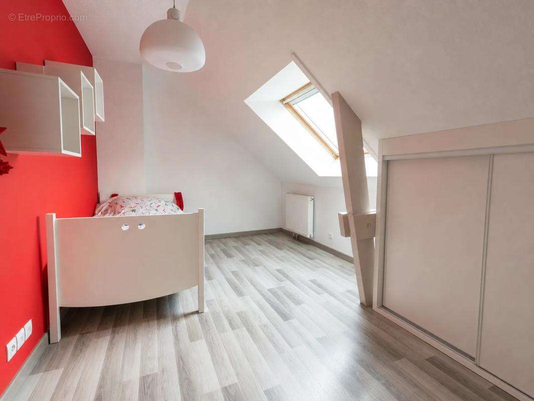 Maison de 7 pièces de 155 m² à Montreuil-au-Houlme - photo 9