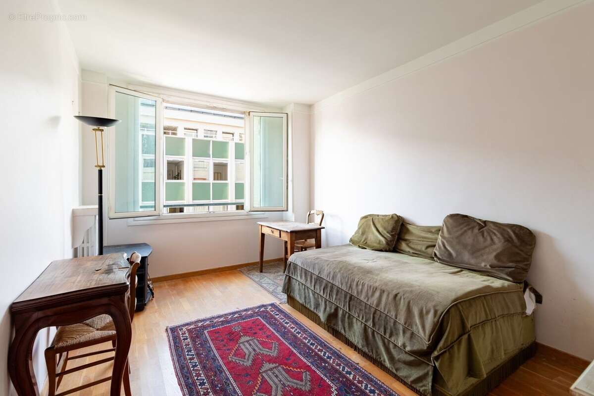 Appartement 65 m² à Paris-14e  - photo 6