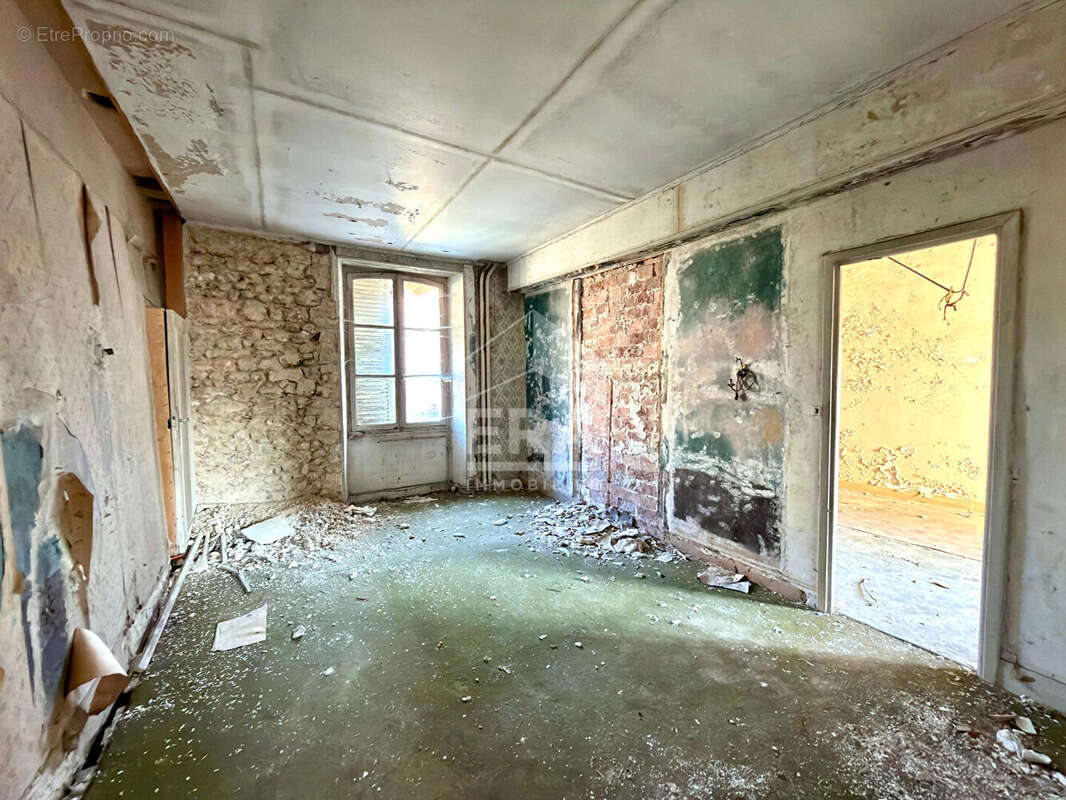 Local commercial 373m² à égreville - photo 11