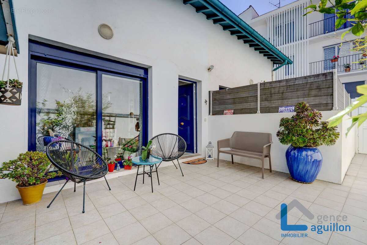 Maison mitoyenne coeur de ville avec 2 grandes terrasses - photo 3