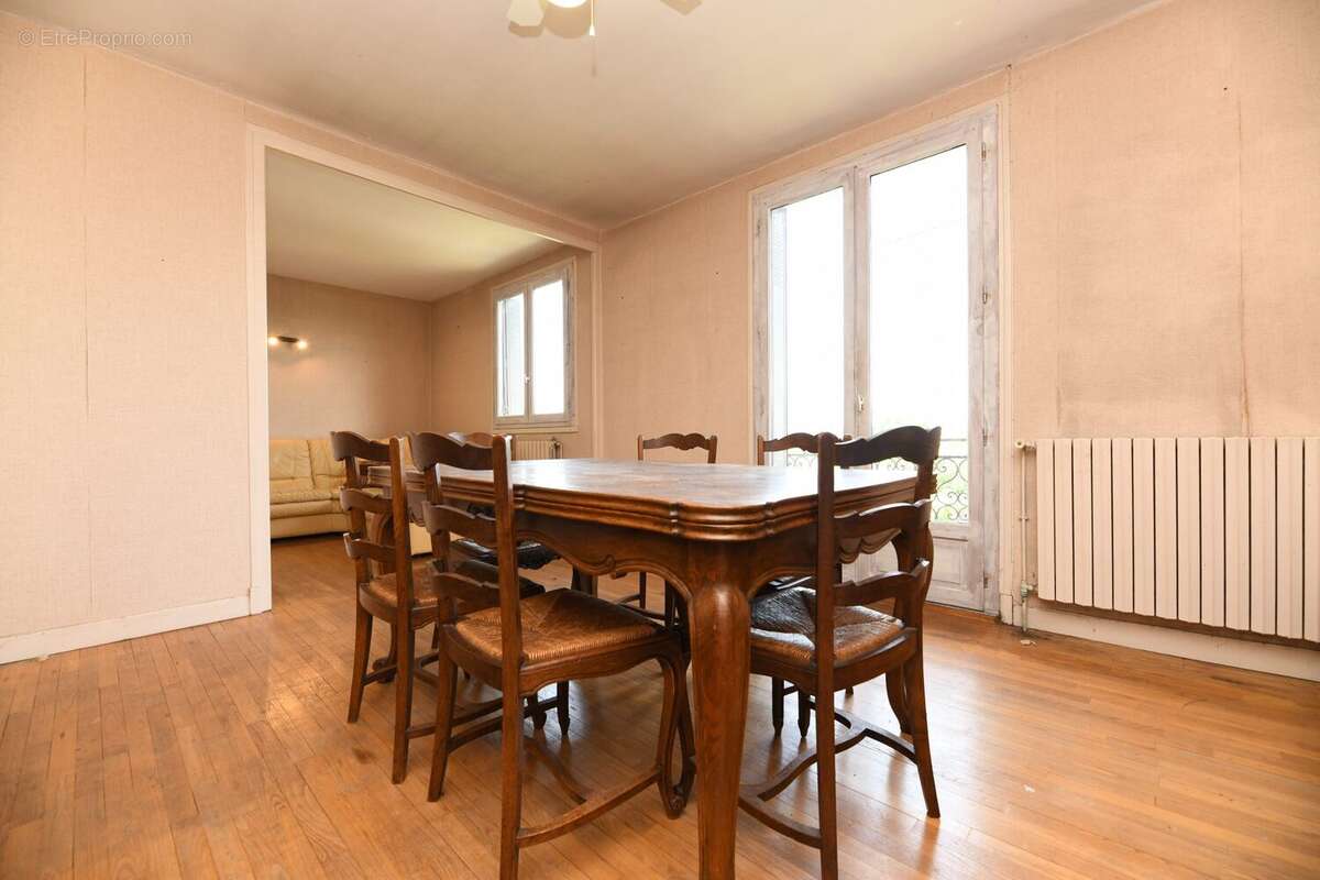 Maison 110 m² à Pleaux  - photo 3