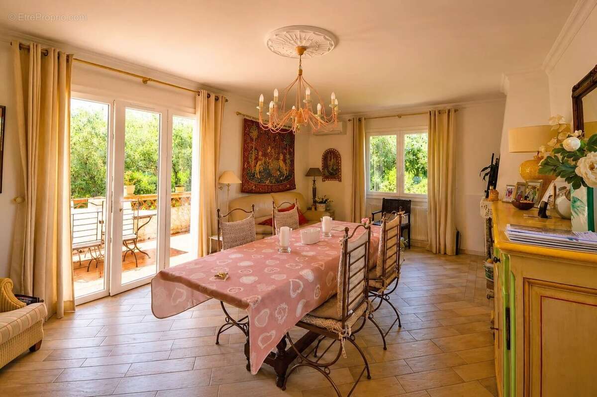 Maison à OPIO