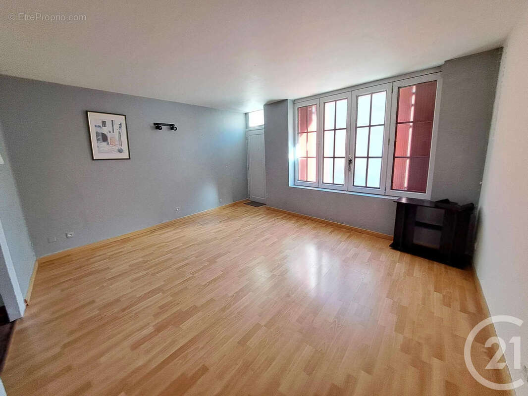 Maison à MONTESQUIEU-VOLVESTRE