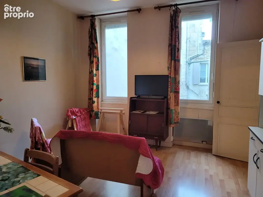 ROCHEFORT hyper centre et au calme - un appartement de 34 m² avec chai privatif - photo 3