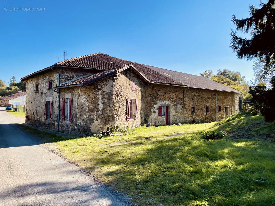 Maison à SAINT-CHRISTOPHE