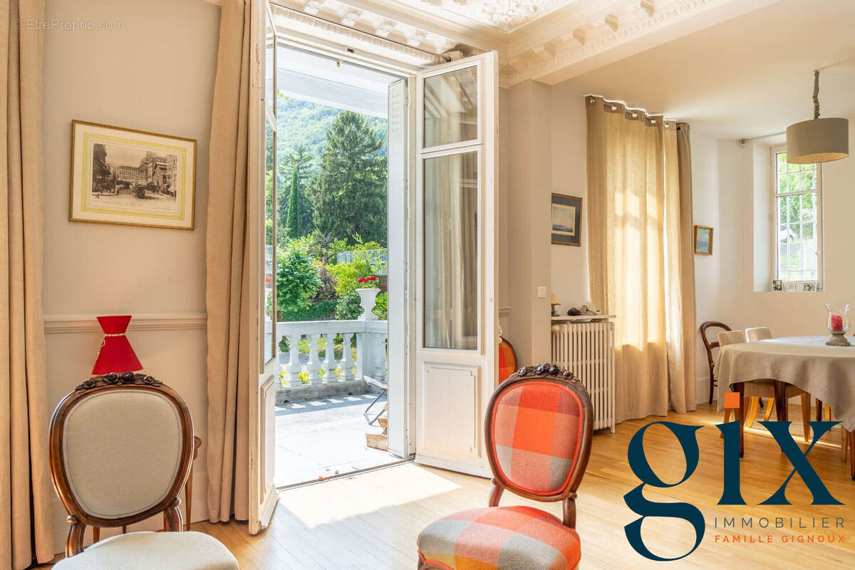 Maison à LA TRONCHE