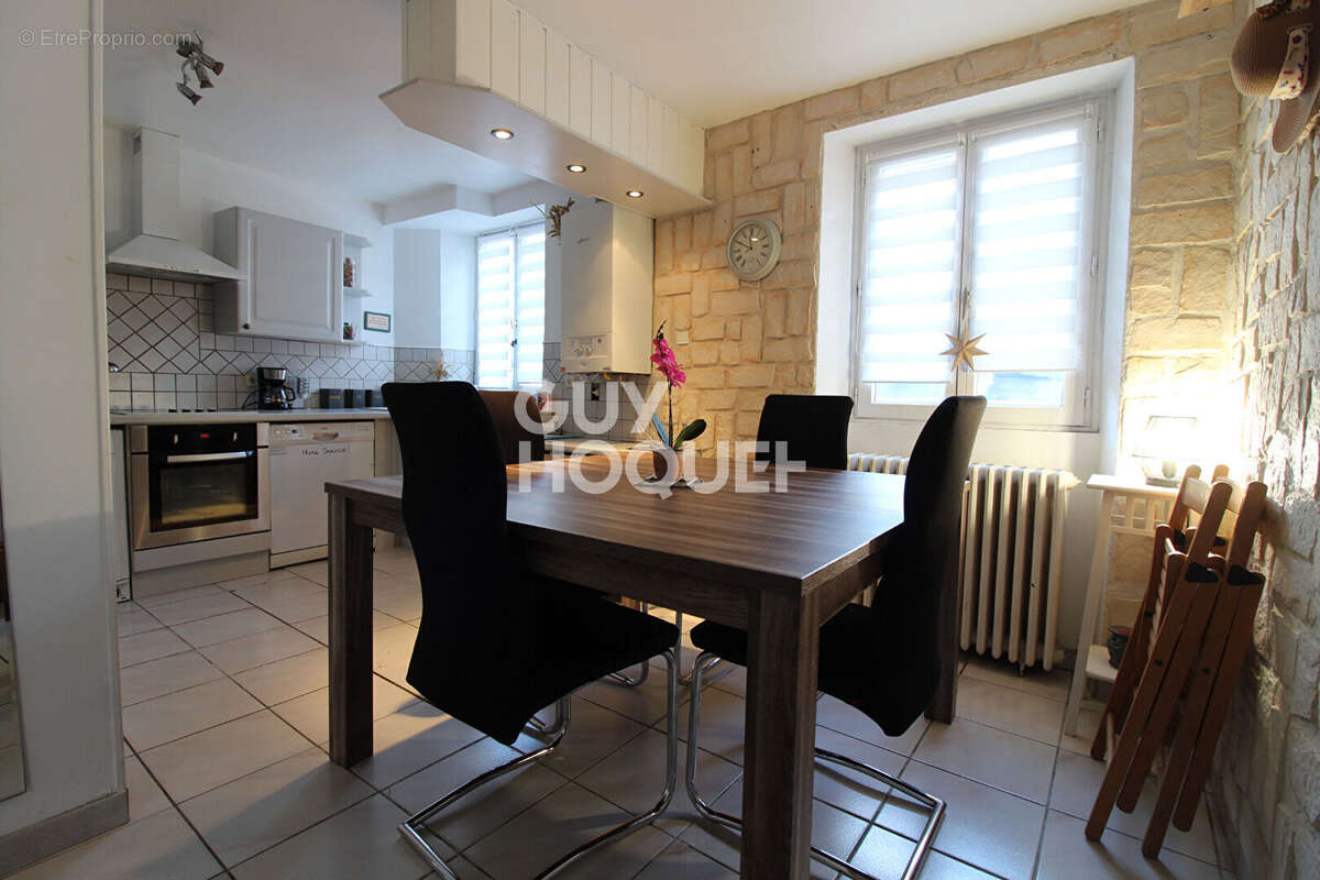 Maison à CHEVRY-COSSIGNY