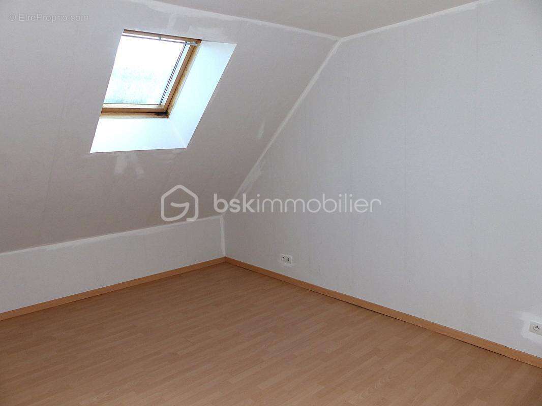 Maison à AILLANT-SUR-THOLON