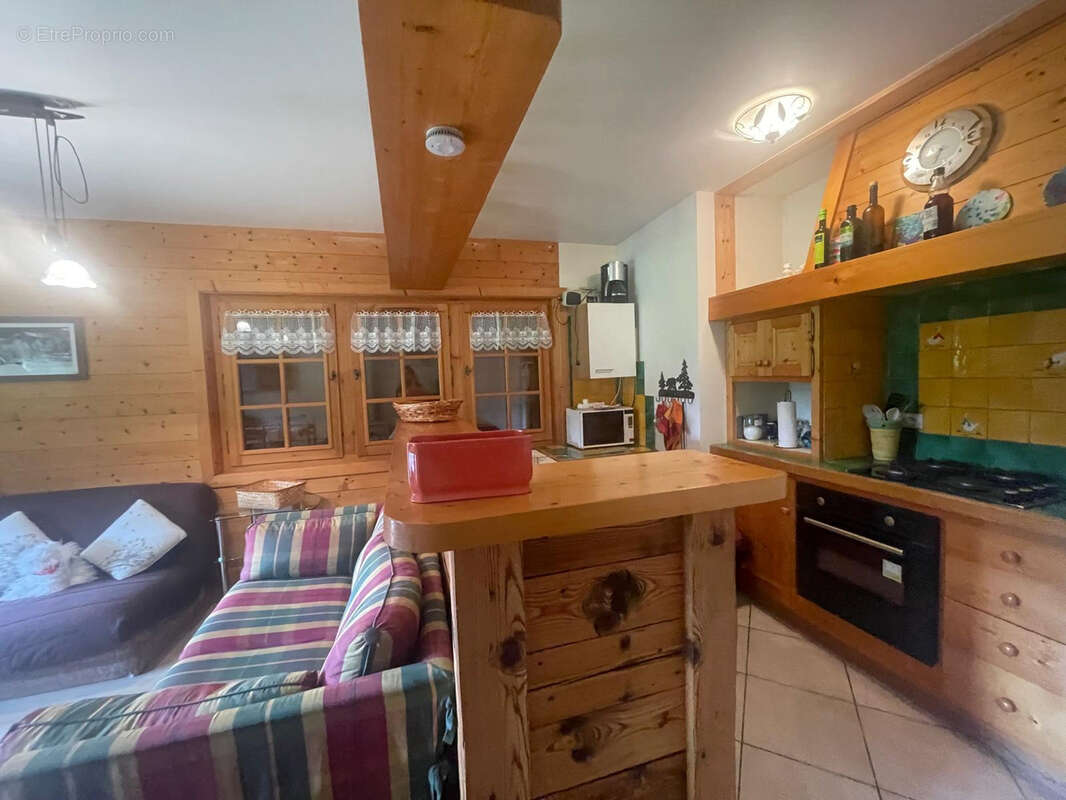 Maison à DEMI-QUARTIER