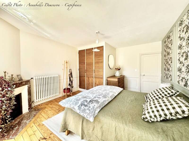 RIOM - EXCLUSIVITÉ – Maison de ville de caractère P6 entièrement rénovée avec jardin, abri et cave - photo 37