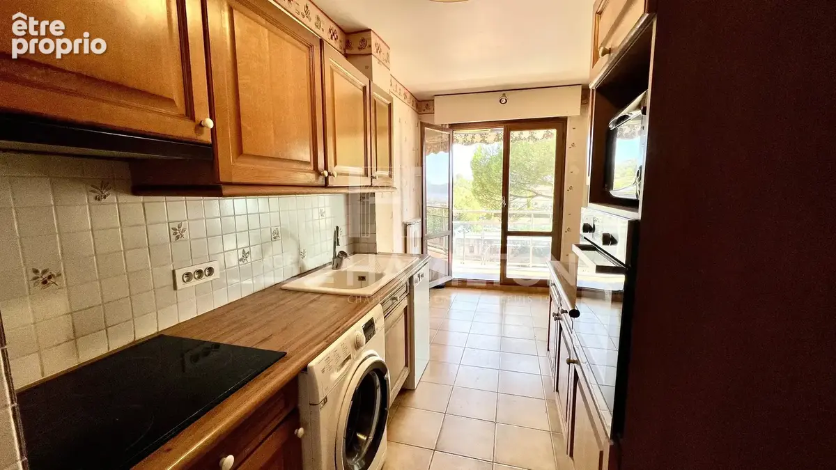Appartement T3 à rénover de 67 m2 avec terrasse et vue mer - photo 6