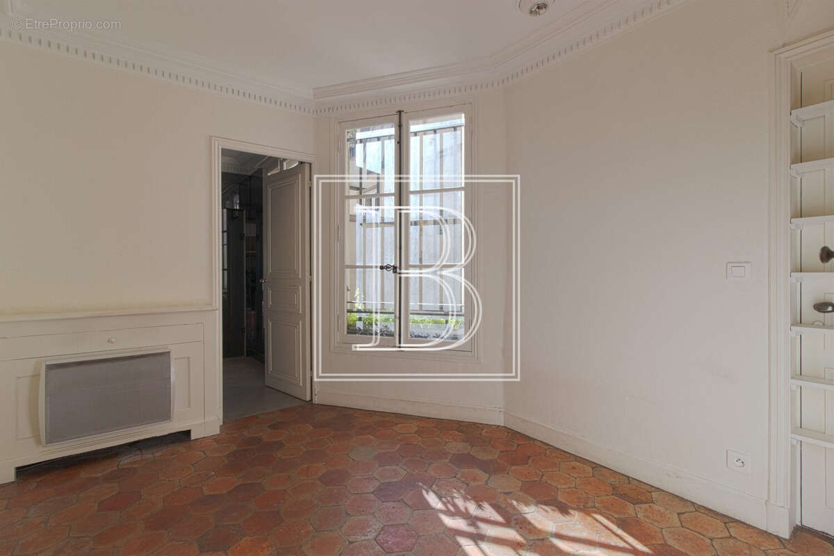Appartement à PARIS-3E