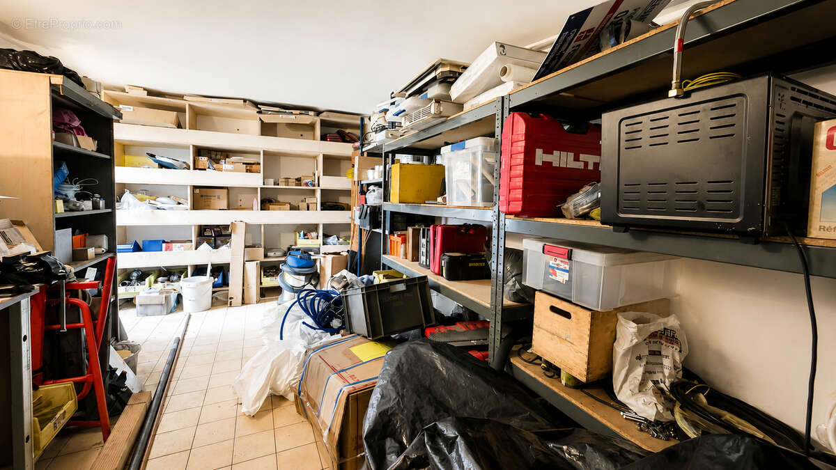 Commerce à NEUILLY-PLAISANCE