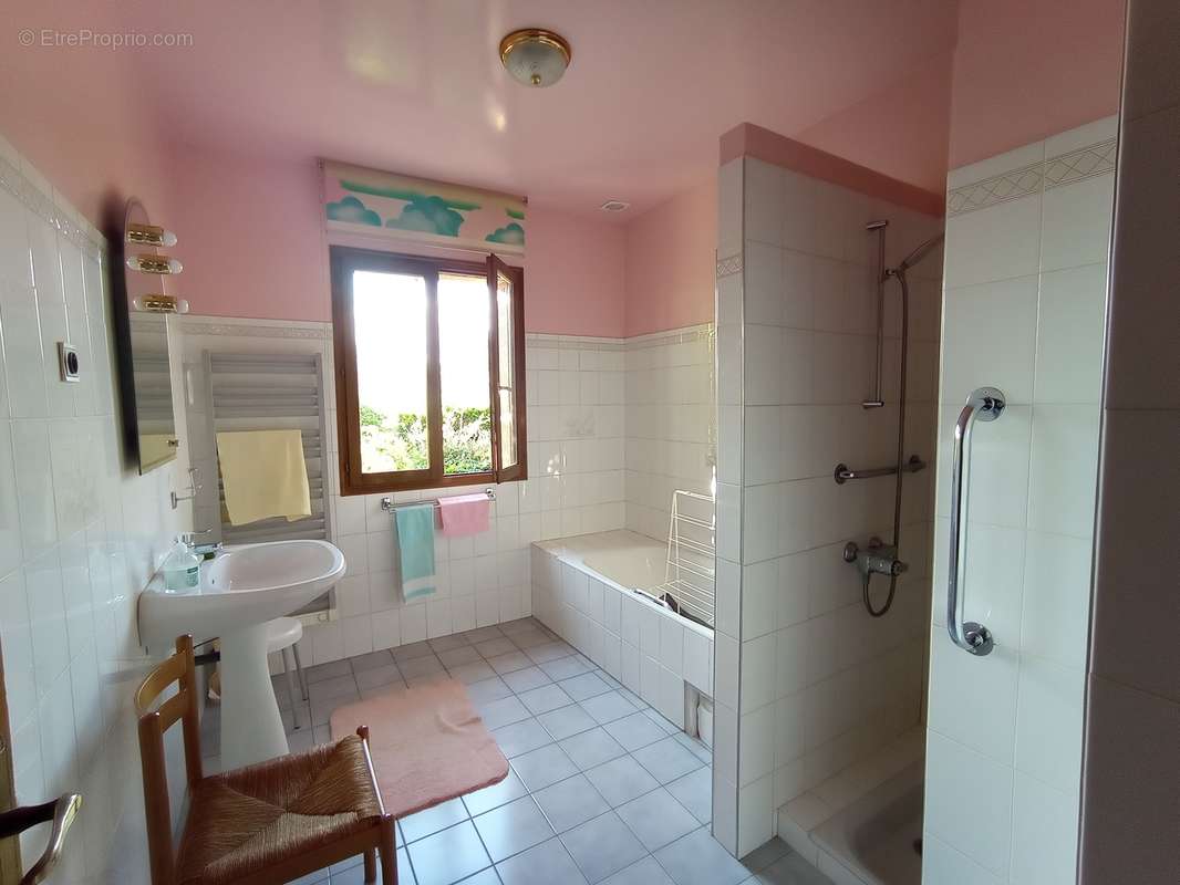 Villa indépendante au calme de 113 m² + 60 m² d’annexes sur 585  - photo 9