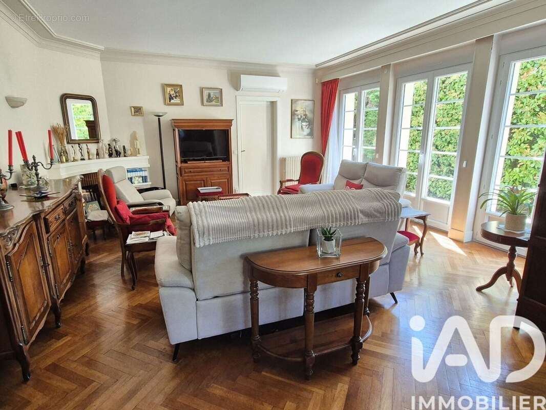 Maison 236 m² à Aussillon  - photo 4