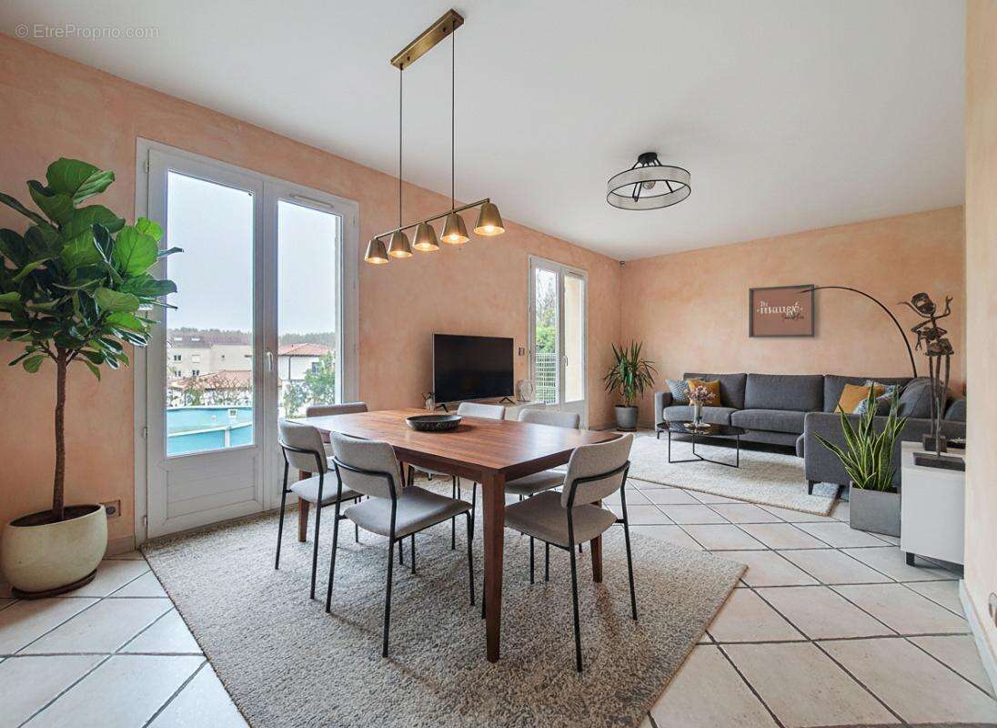 Maison à SIMANDRES