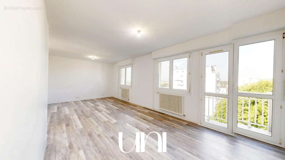 Appartement à MONDEVILLE