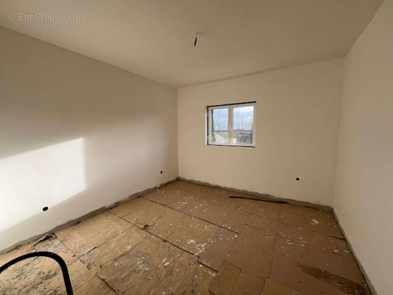 Maison à FEUGAROLLES