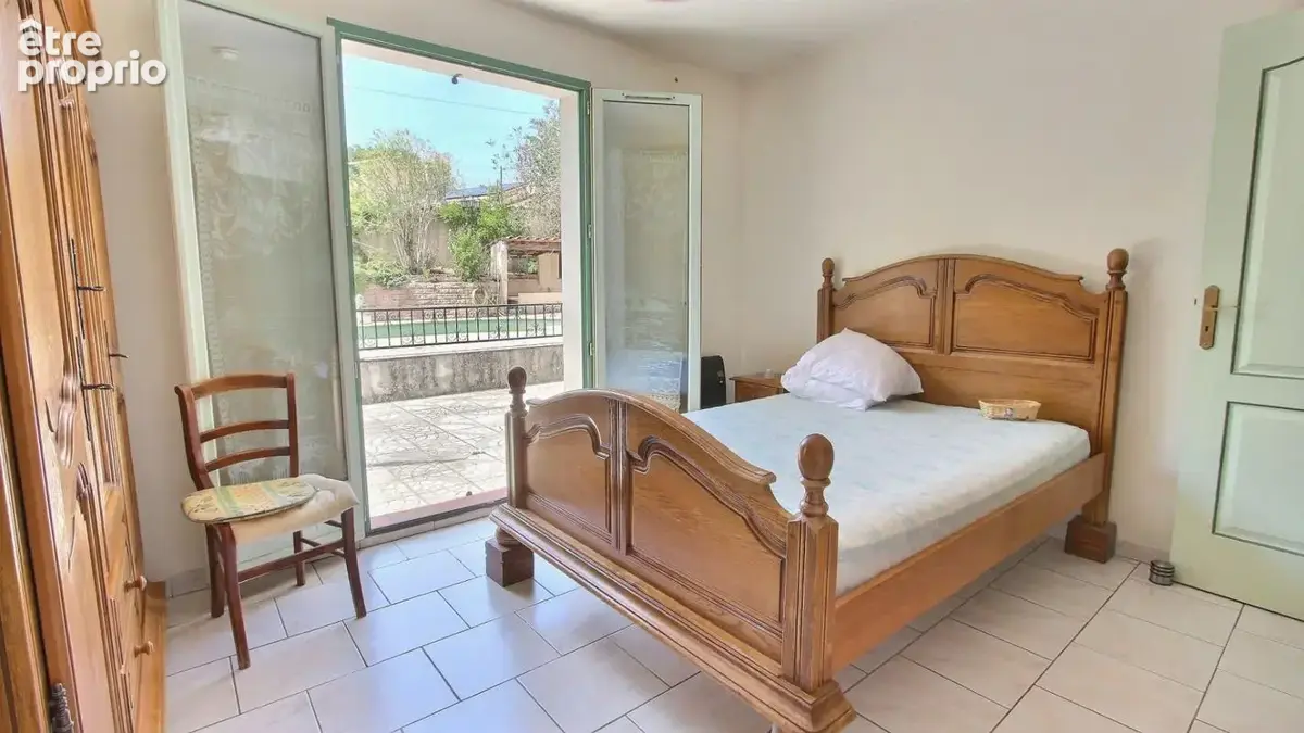 En exclusivite villa plain pied garage et piscine sur flassans sur issole - photo 4