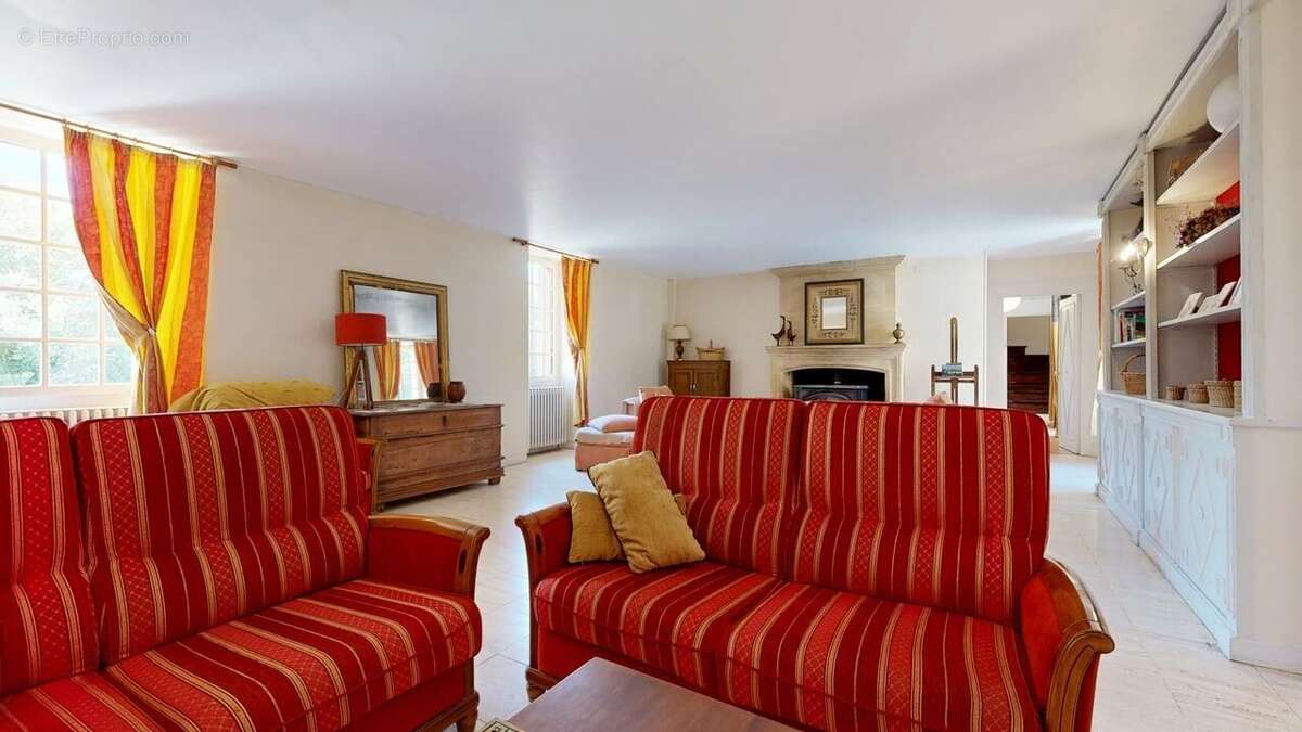 Propriété de caractère ade 20 hectares avec maison principale, maison d'amis, piscine, étang et cadre naturel - photo 17