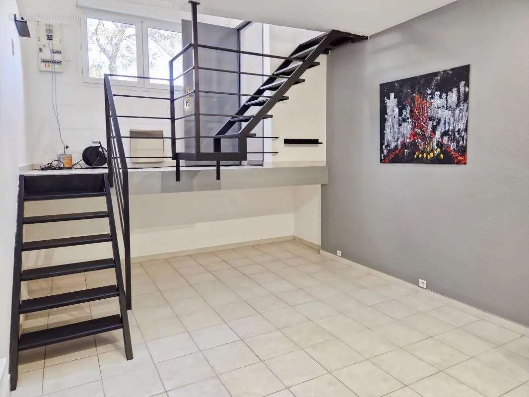 Appartement à VILLENEUVE-LES-AVIGNON