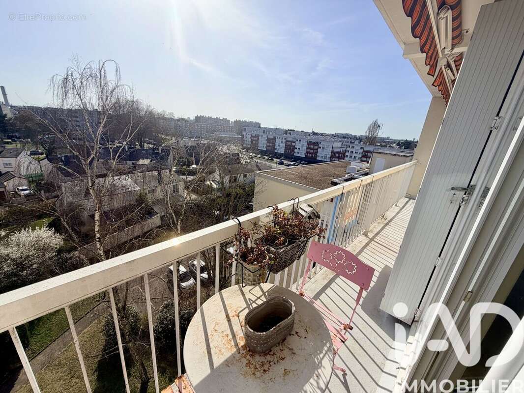 Photo 6 - Appartement à FLEURY-LES-AUBRAIS
