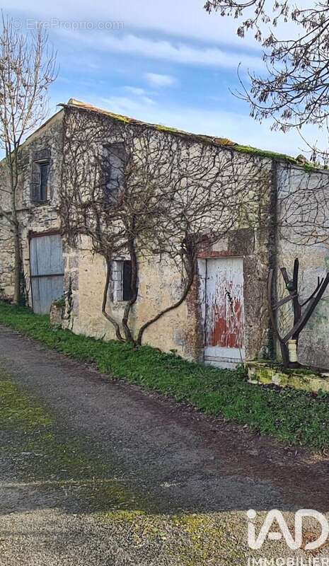 Photo 4 - Parking à BIGNAY