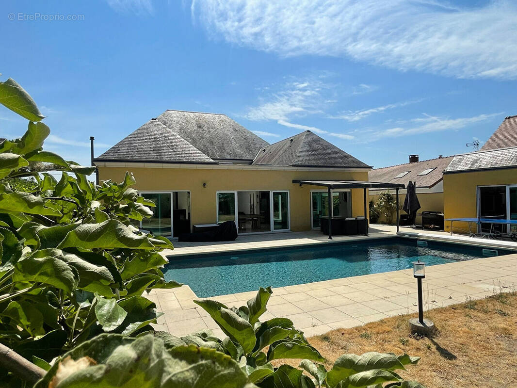 Maison 7 pièces 314 m² · à Mardie · 314 m² · 595 000 €