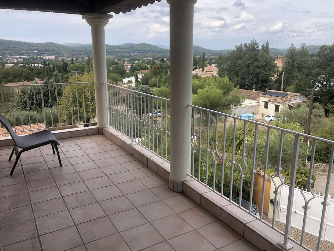 Exclusivite: vente d'une maison architecte 5 p - 4 ch avec terrasse et piscine a brignoles - photo 14