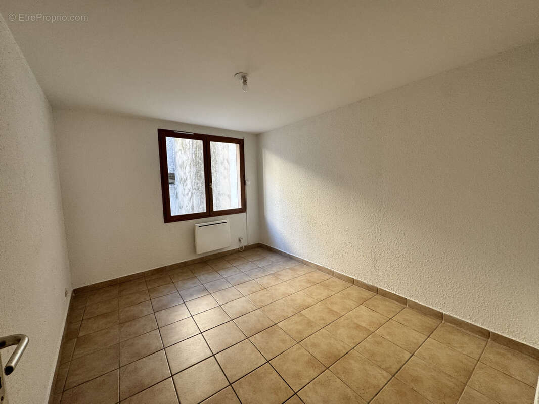 Appartement à SOLLIES-PONT