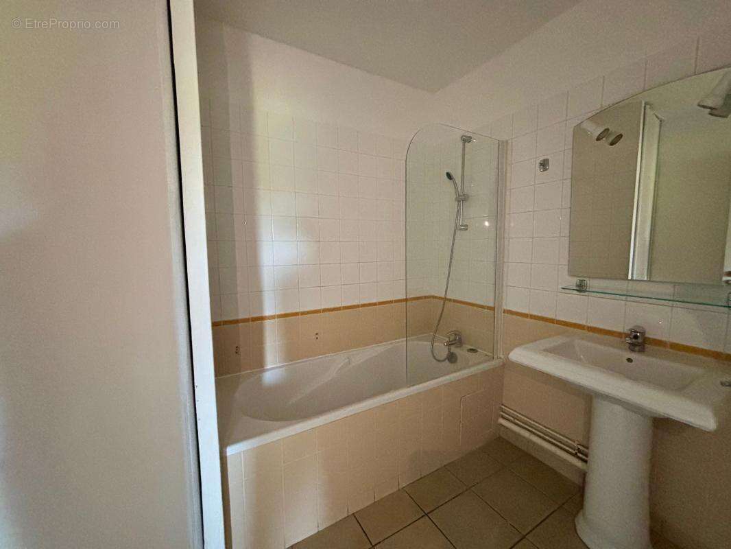Appartement à AUVERS-SAINT-GEORGES