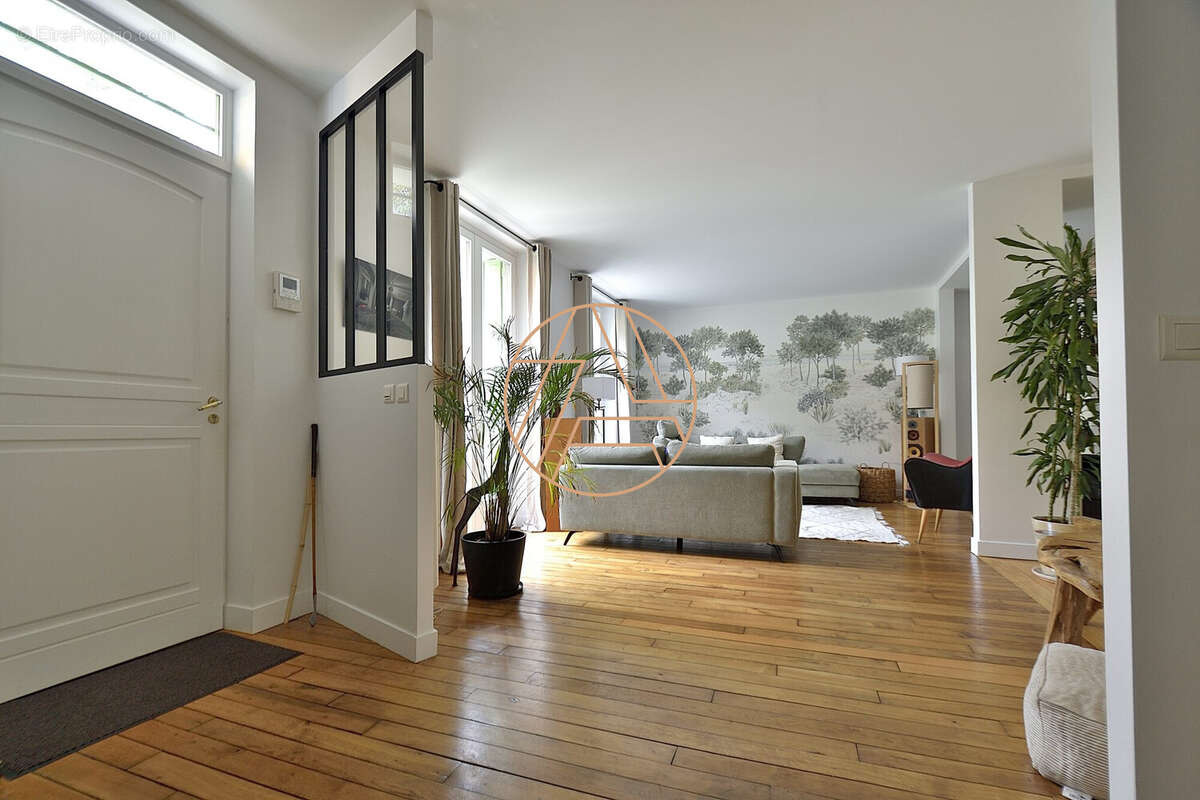 Maison à SAINT-MAUR-DES-FOSSES