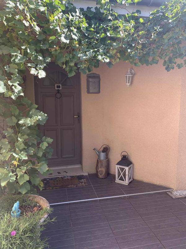 Maison à VEAUCHETTE