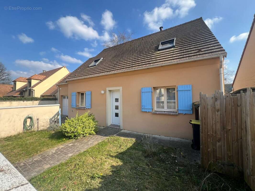 Maison à SAINT-CHERON
