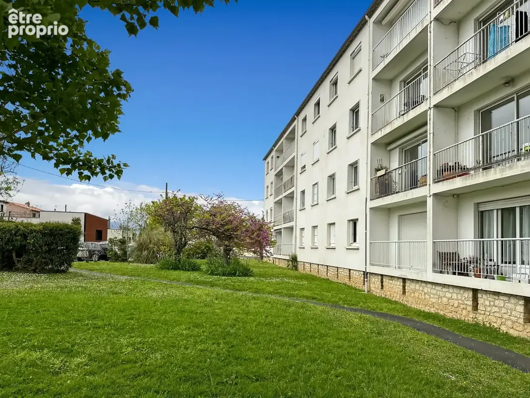 La rochelle – petit marseille  t3 66 m² avec balcon, parking et cave - photo 3