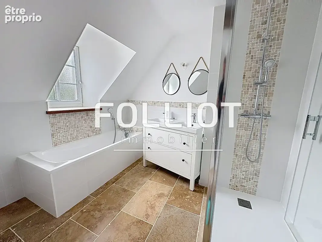 A VENDRE à Fougères centre  - Maison de 136m² avec terrasse et garage - photo 15