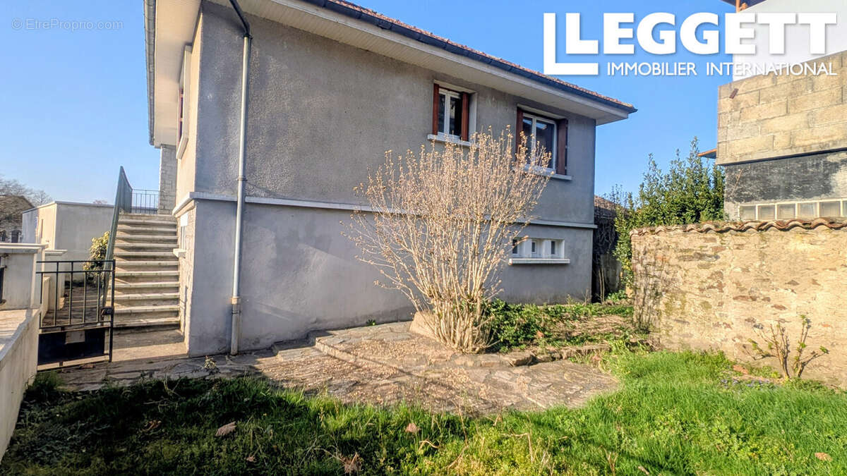 Maison à CHALUS