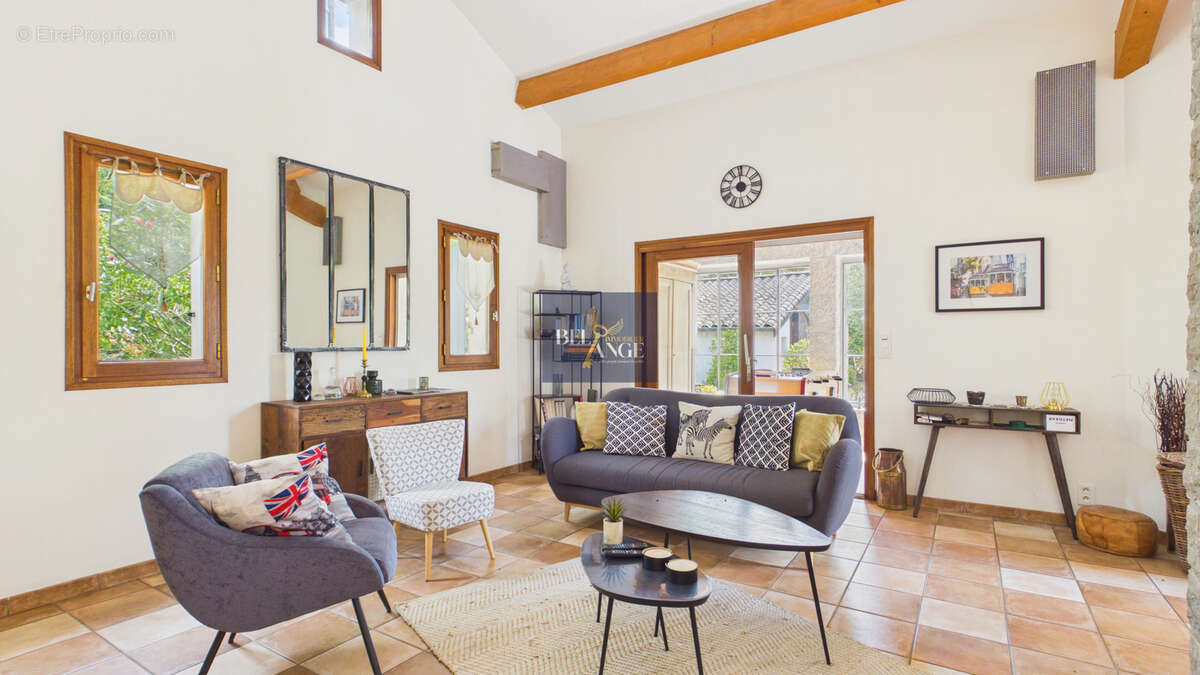 LABEAUME   Maison de caractère avec piscine et annexe indépendante - photo 6