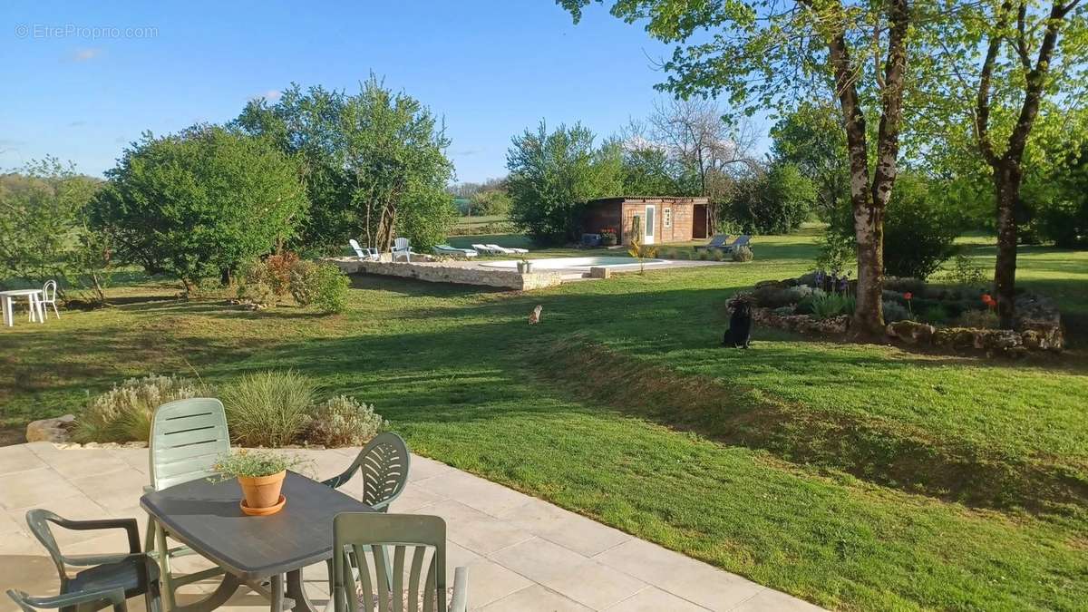 Maison à PUY-L&#039;EVEQUE