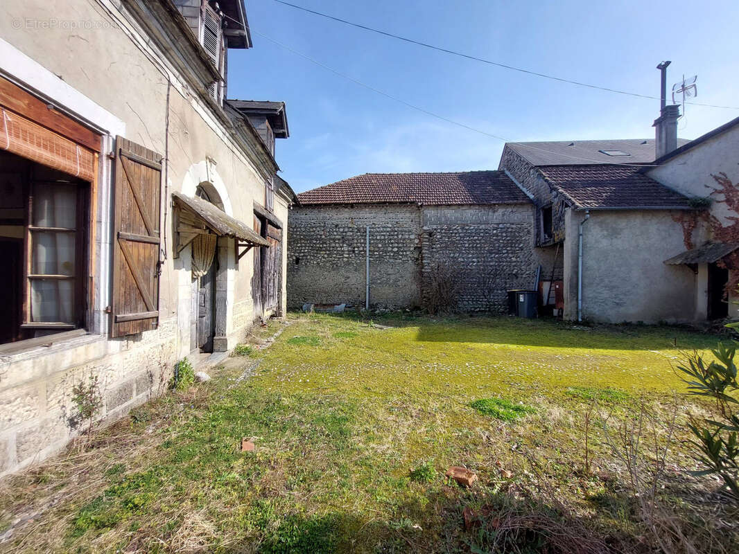 Maison à BERNAC-DEBAT