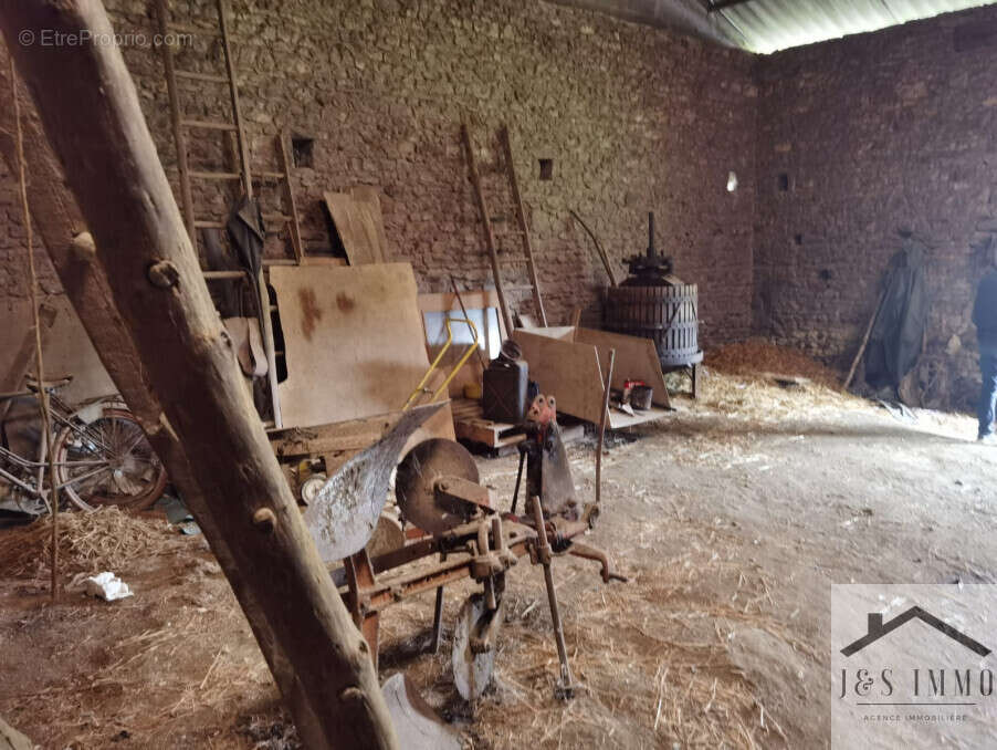 Maison à SAINT-LAURENT-DE-CERIS