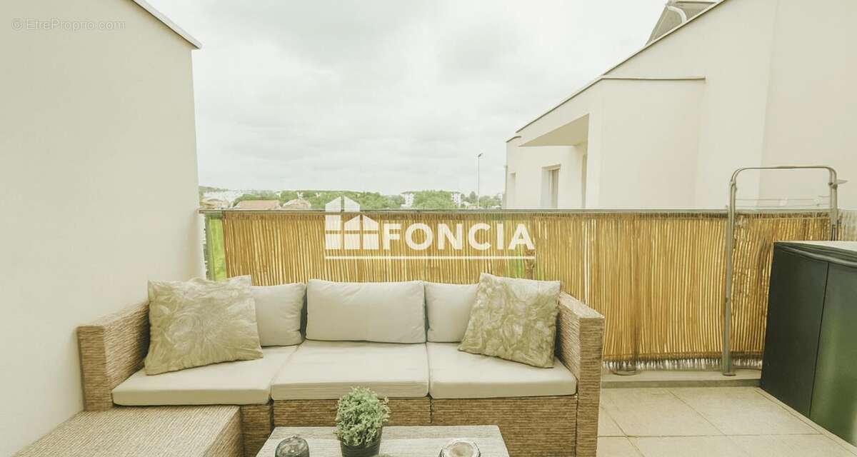 Appartement à DECINES-CHARPIEU