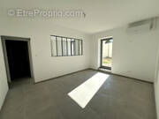 Appartement à VOLONNE