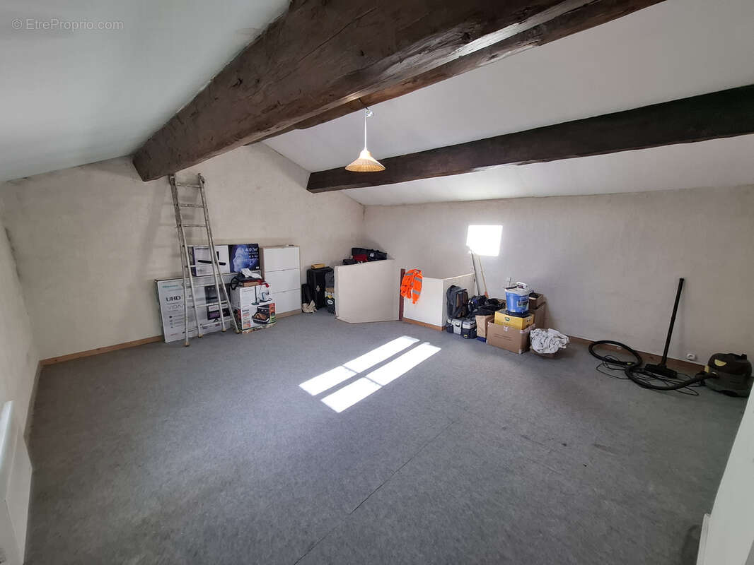 Maison à FONTVIEILLE