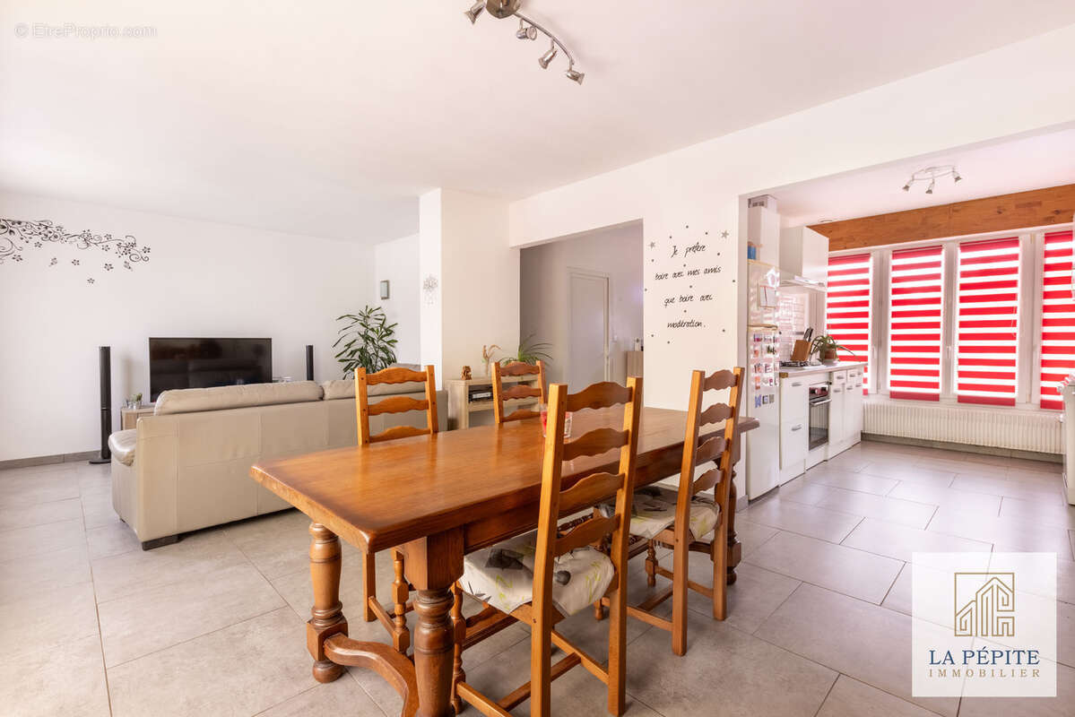 Maison à AULNOYE-AYMERIES