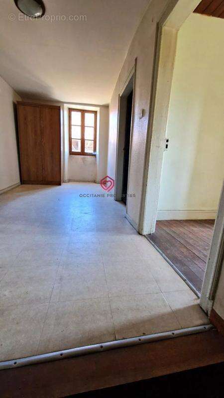 Maison de village avec grange et terrain - photo 8
