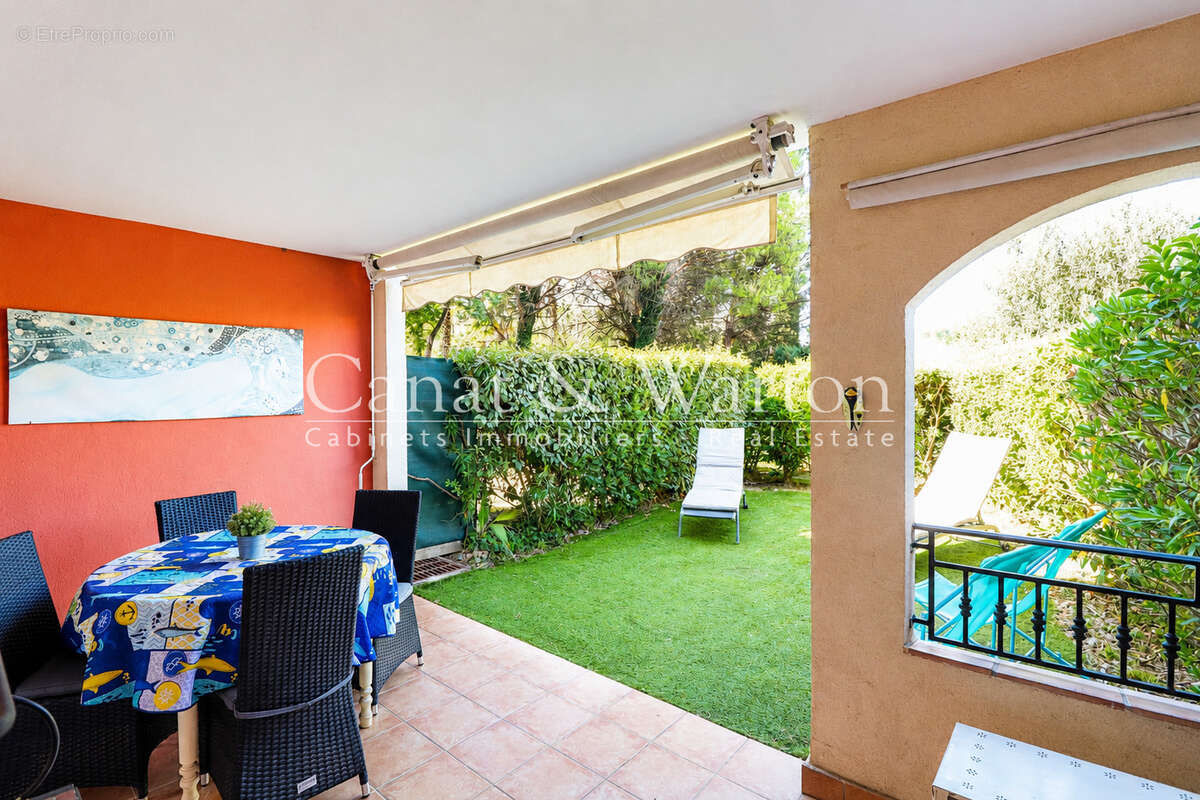 Les lavandiers à cavalaire: t 3 climatisé en rez de jardin avec garage & cave - photo 8