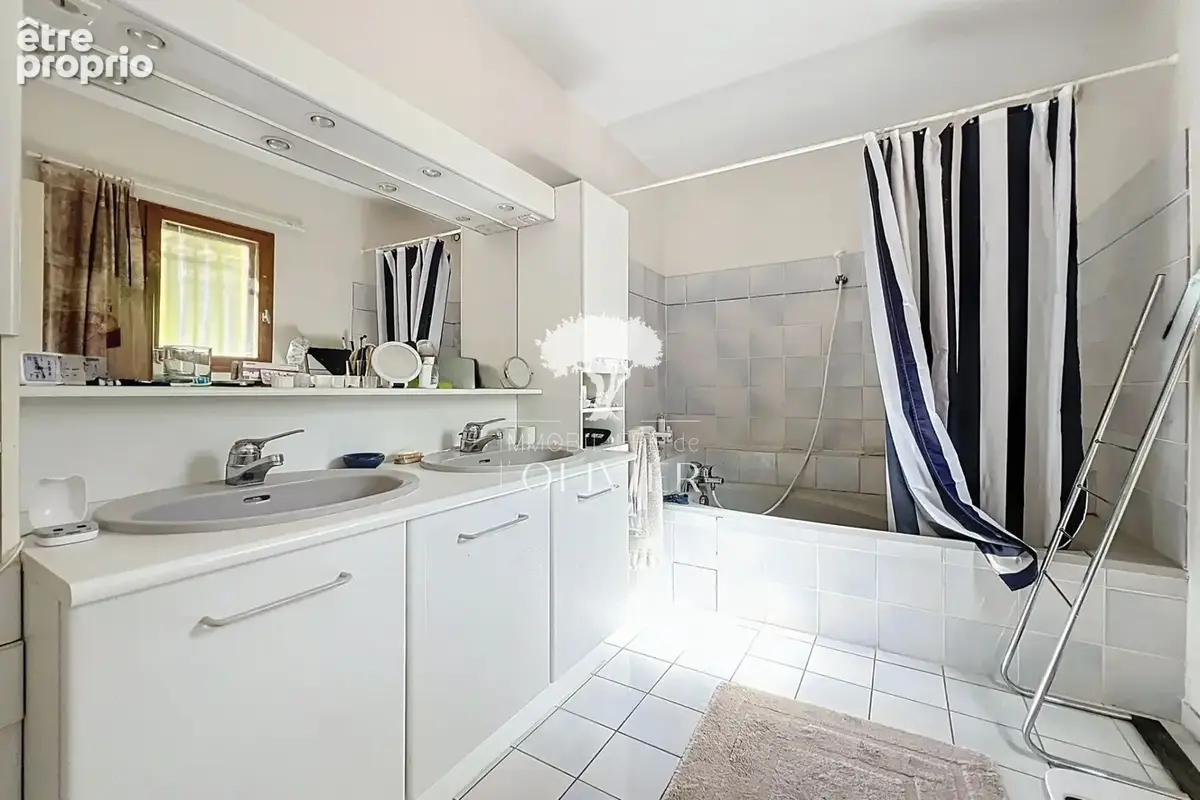 Maison 4 pièces 129 m² à vendre à Villars (84400) - photo 7
