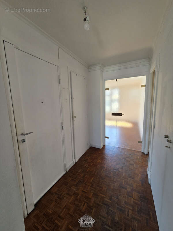 Appartement à MARSEILLE-3E